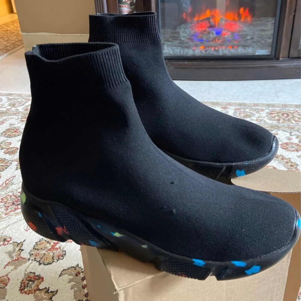 Women’s & men’s sneaker